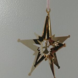 Vintage Lilian Vernon 1979 polished gold finish 3D Christmas star/angel ornament